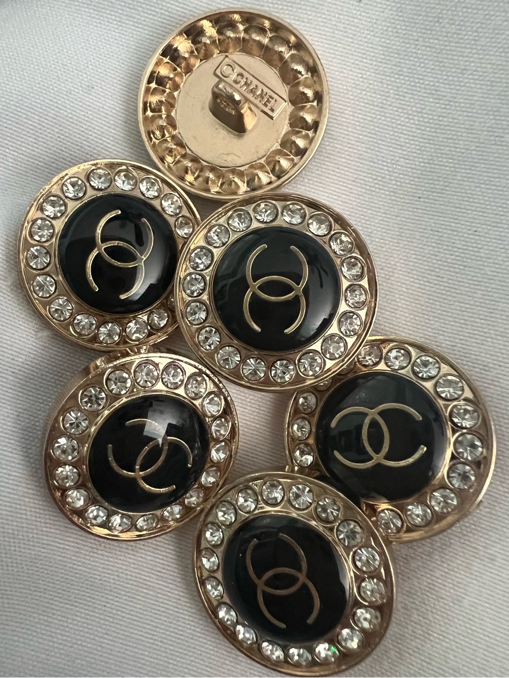 Set of 6-20mm/Coated Black enamel/Gold-tone metal /Faux Pearl embellished/🎁Shank